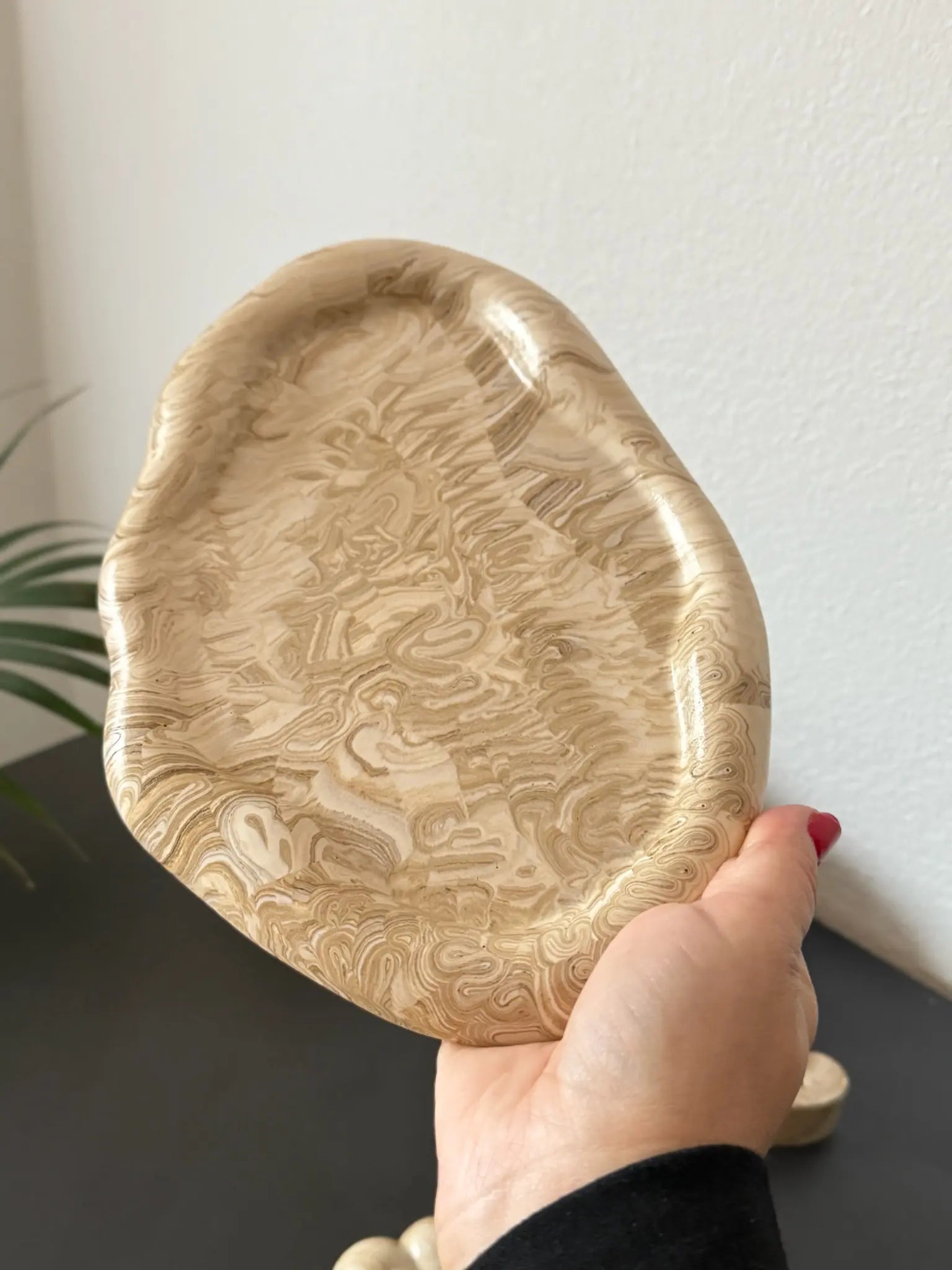 Tabuleiro decorativo artesanal Cloud Mármore Preto e Branco