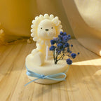 Vela Leão em base personalizada com número ou flor seca - ideal para lembrança dos momentos especiais do seu bebé