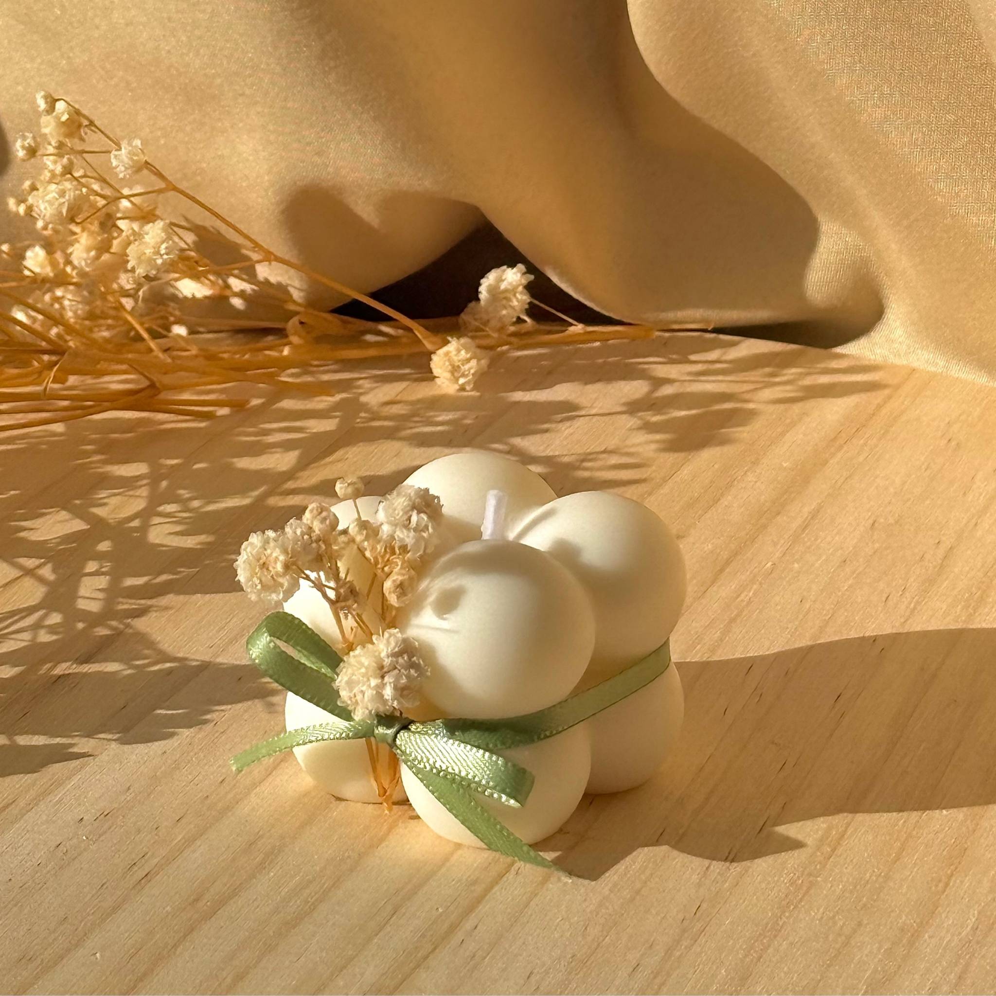 Vela Bubble com opção de caixa e fragrância - ideal para uma pequena lembrança de momentos especiais