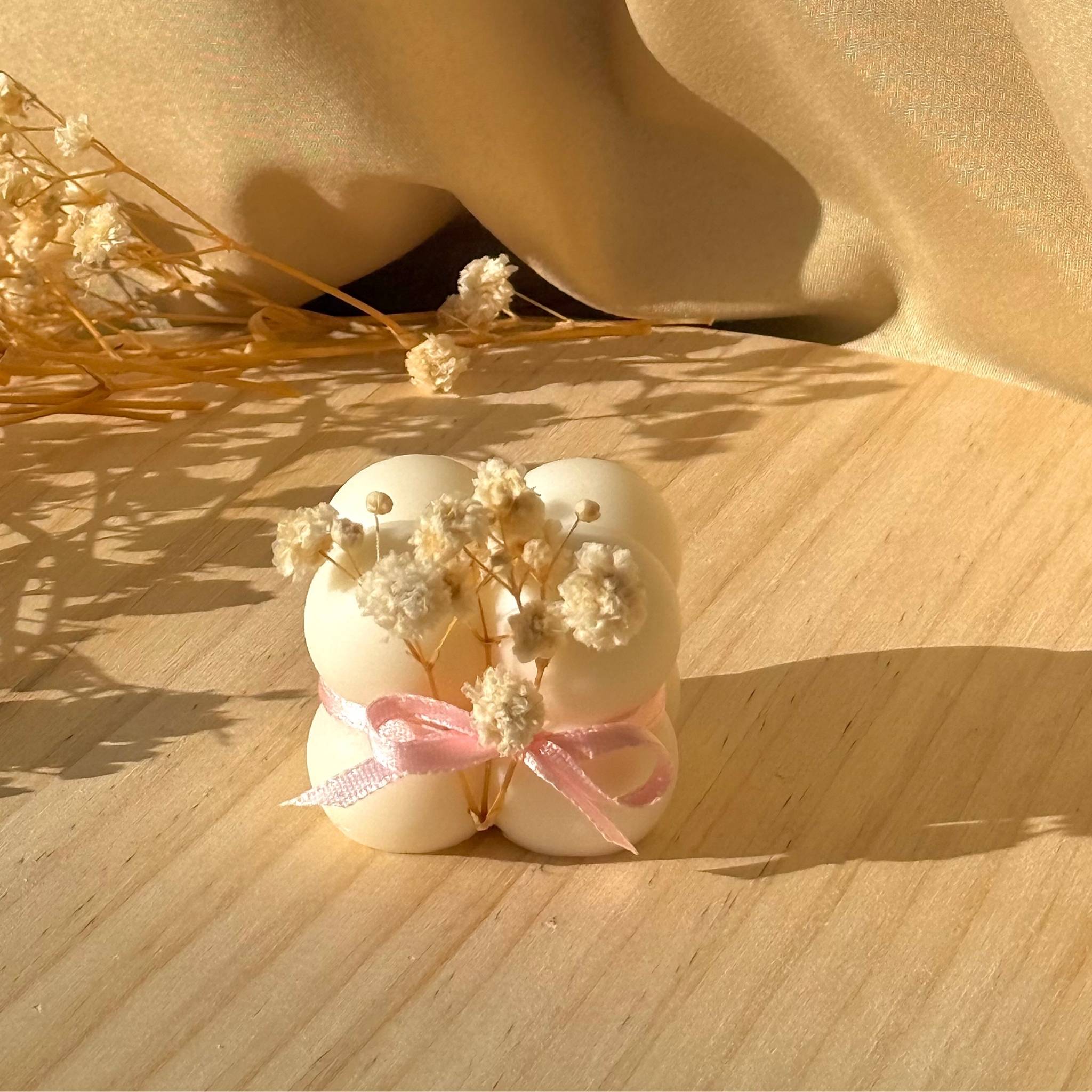 Vela Bubble com opção de caixa e fragrância - ideal para uma pequena lembrança de momentos especiais