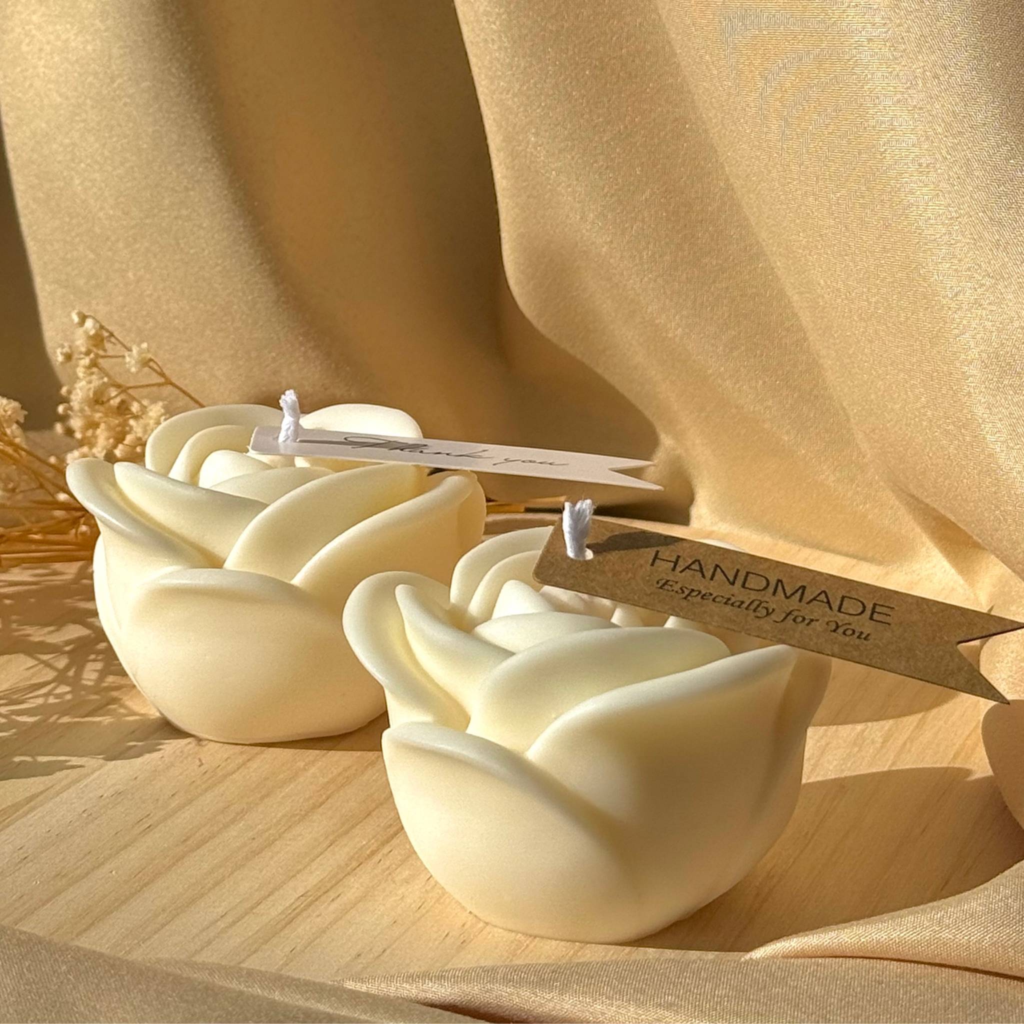 Vela Artesanal em Forma de Rosa com opção de caixa e fragrância