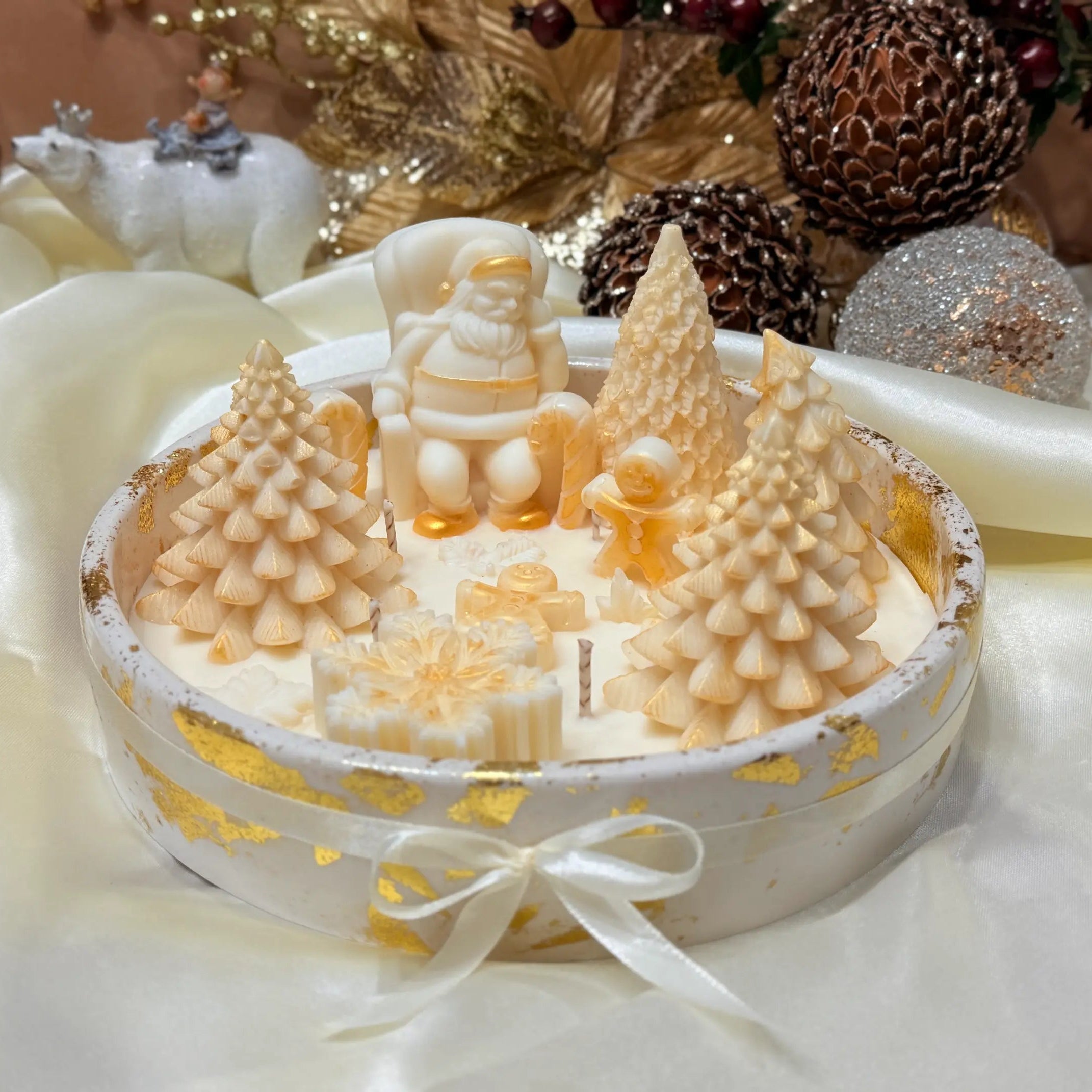 Vela artesanal magia  de Natal feita à mão em Portugal, com base em jesmonite e fragrância Floresta Encantada.